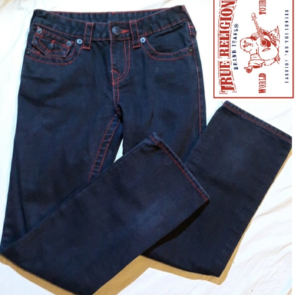Straight jeans w/red stitching